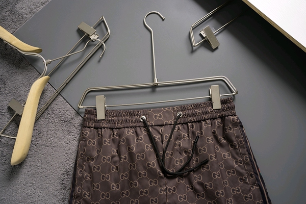 ブランドハーフパンツ側面デザイン